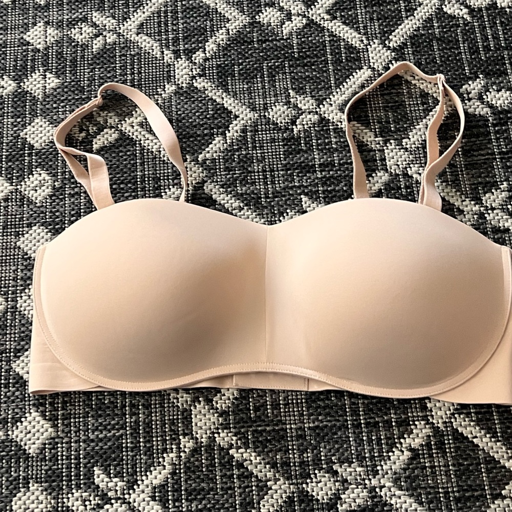 NWOT Maidenform strapless adjustable bra